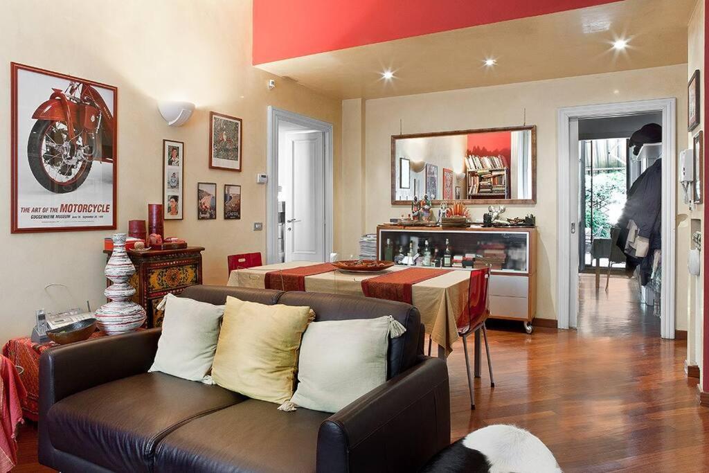 Apartment With Terrace In Central Milán Exterior foto